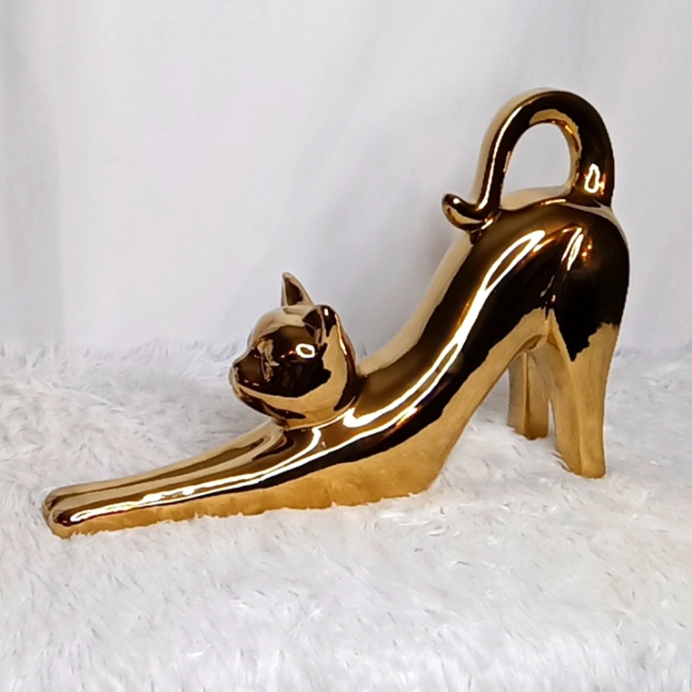 Stretching Cat Decor Statue ๐ - Picture 5 of 11